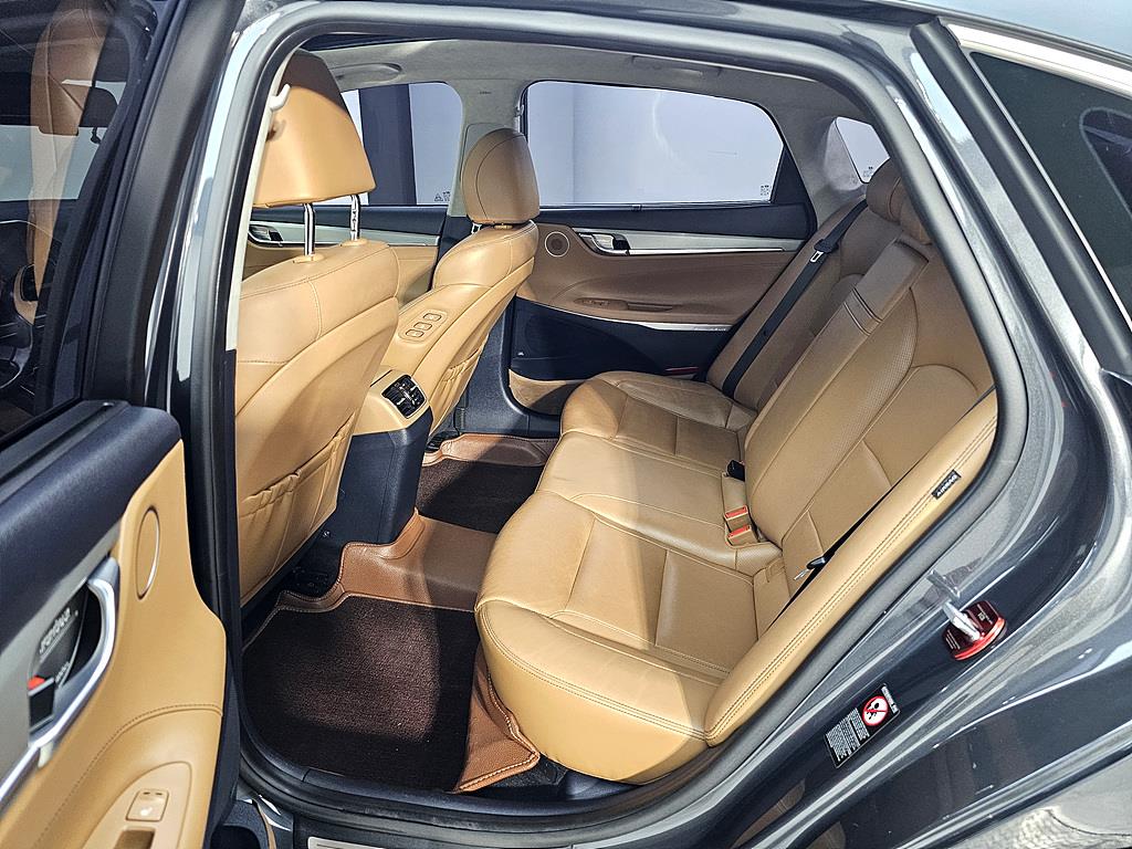 HYUNDAI Grandeur - Vista 9