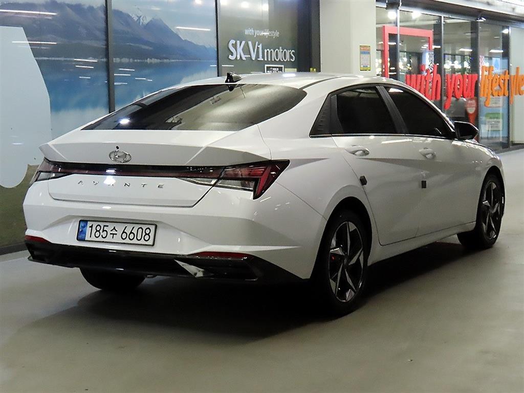 HYUNDAI Avante - Vista 4