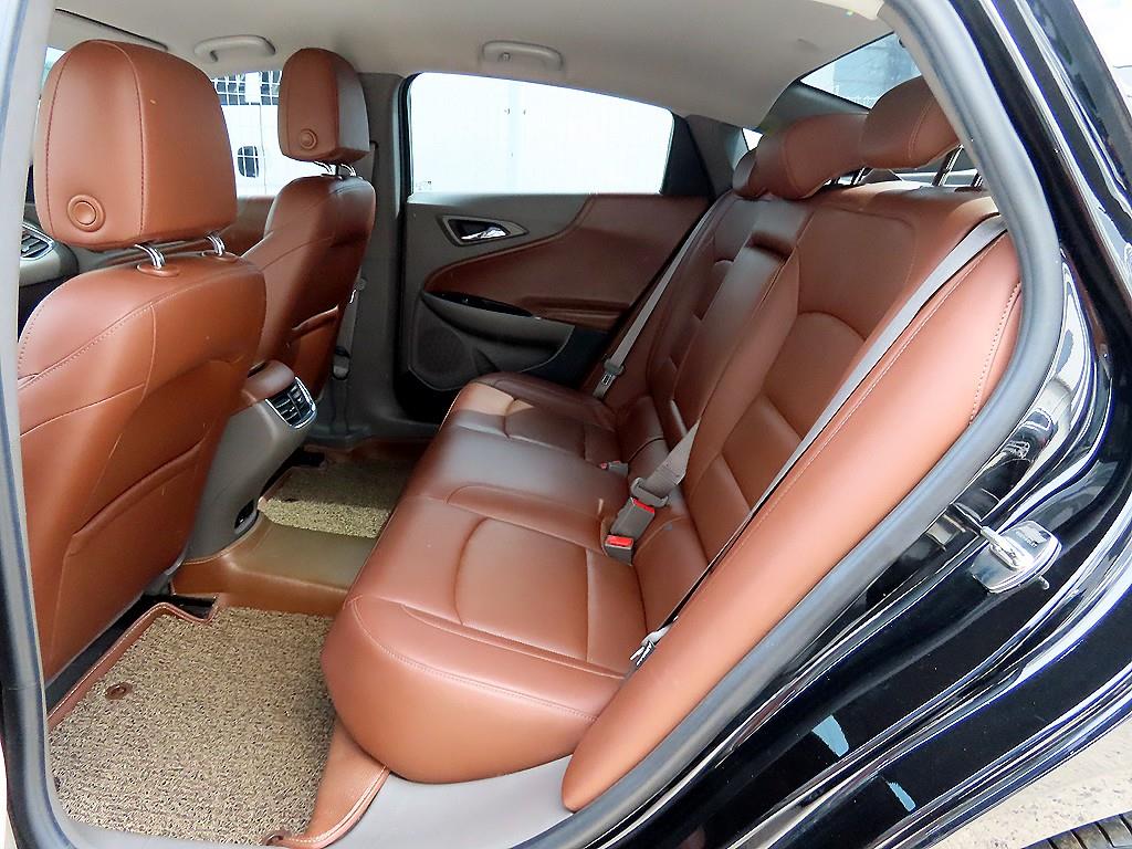 Chevrolet Malibu - Vista 6