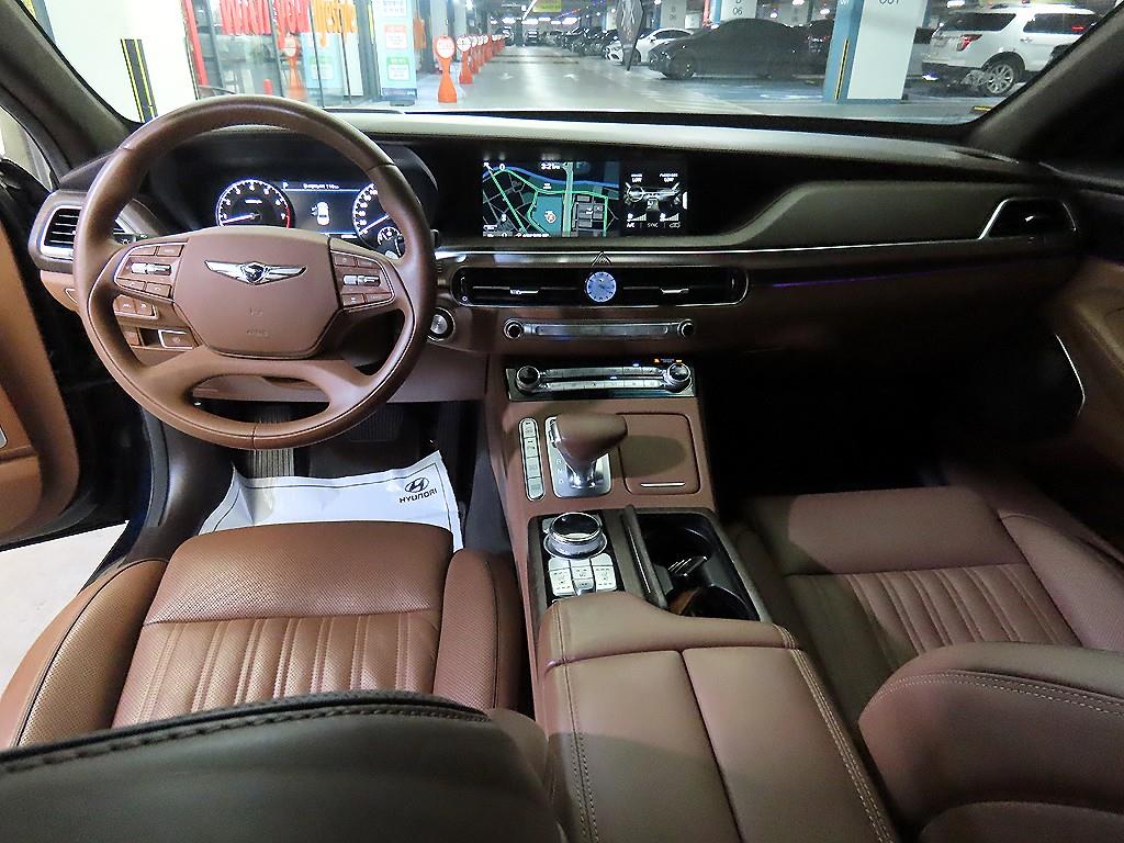 Genesis G90 - Vista 10