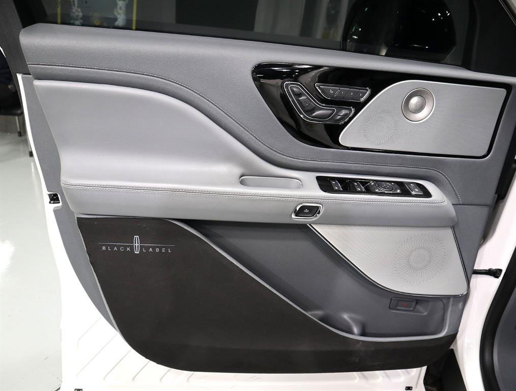 Lincoln Aviator - Vista 8