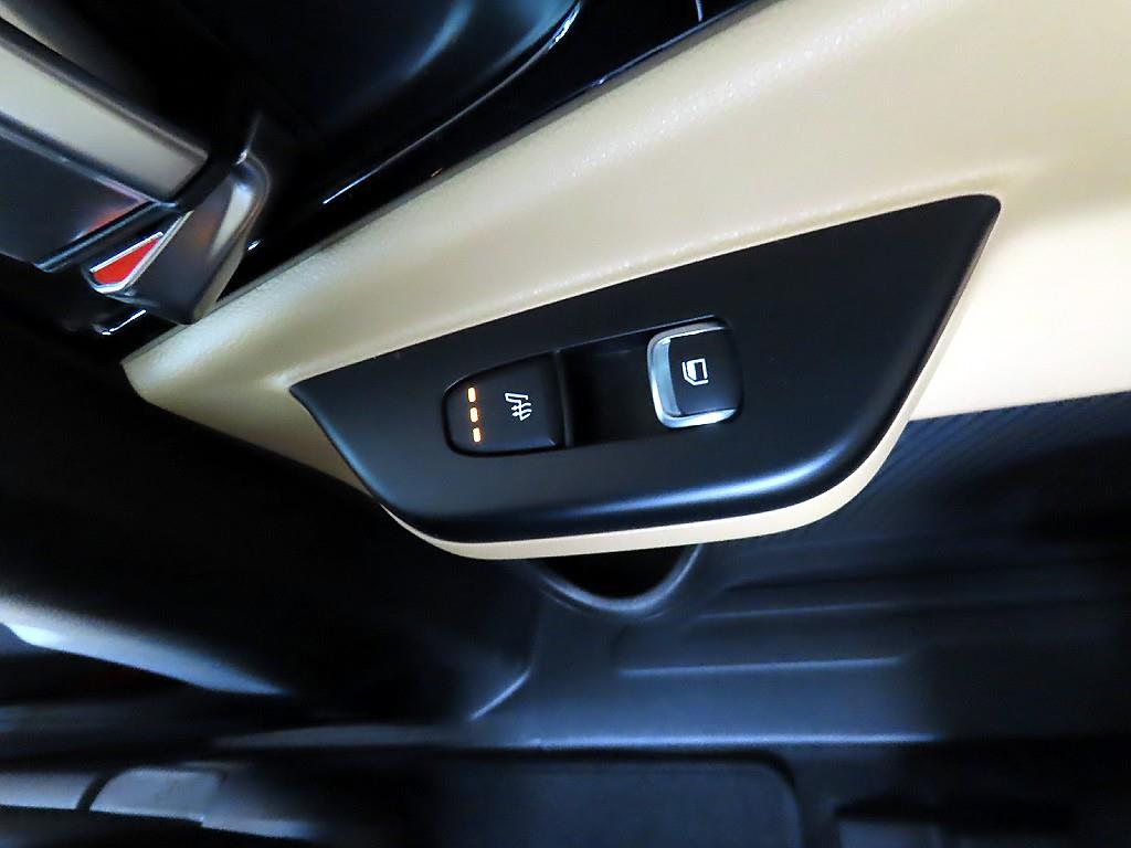 KIA Carnival - Vista 12