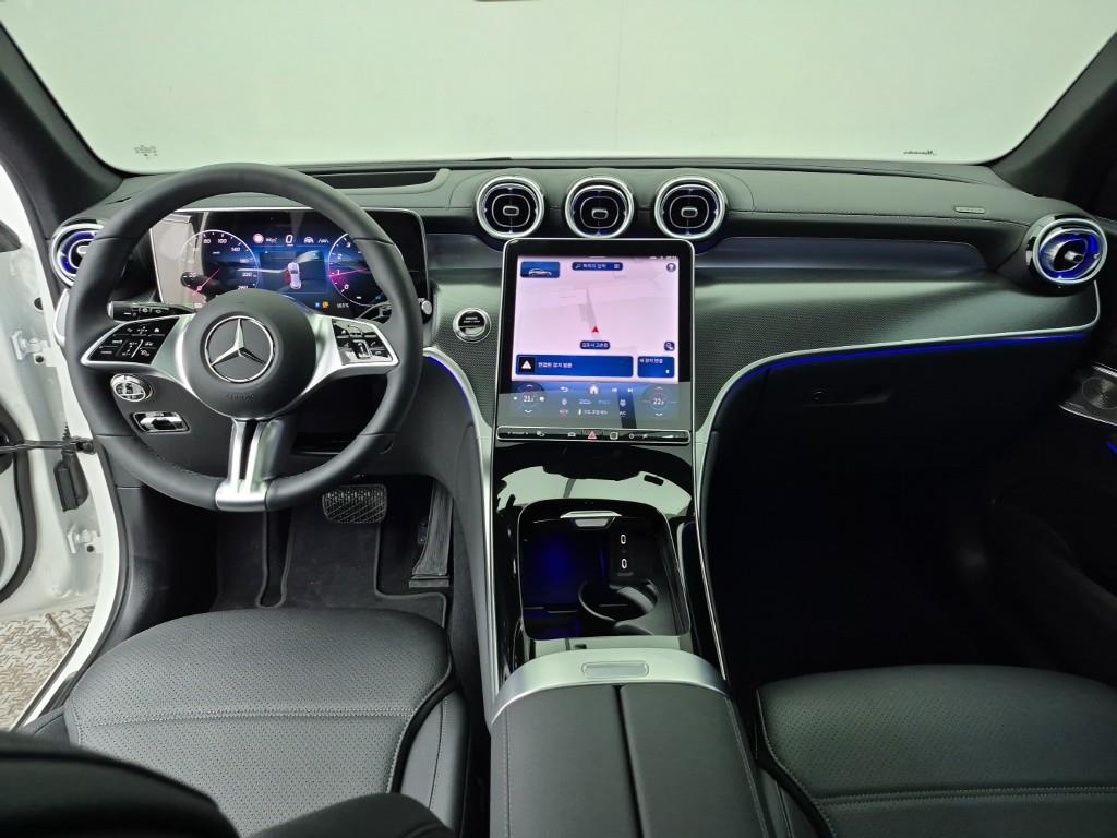 Mercedes Benz GLC Class - Vista 5