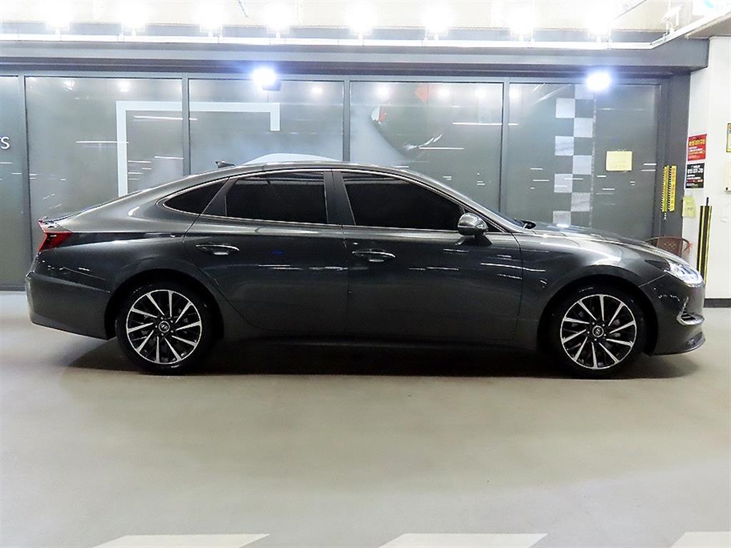HYUNDAI Sonata - Vista 3