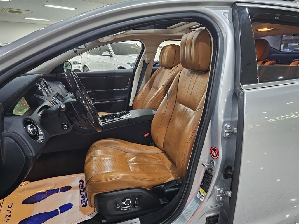 Jaguar XJ - Vista 11