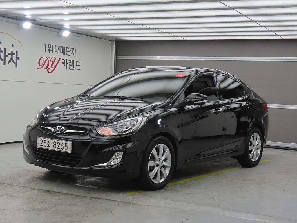 HYUNDAI Accent 2011 Negro - Importación desde Corea - HF Imports Iquique - Foto 1