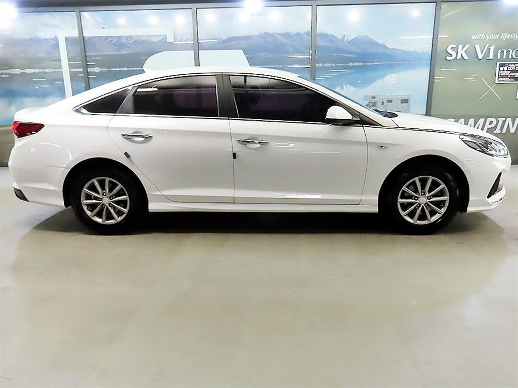 HYUNDAI Sonata - Vista 3