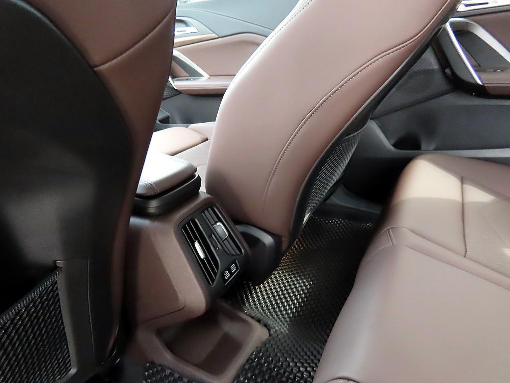 BMW iX1 2024 Negro - Importación desde Corea - HF Imports Iquique - Foto 15