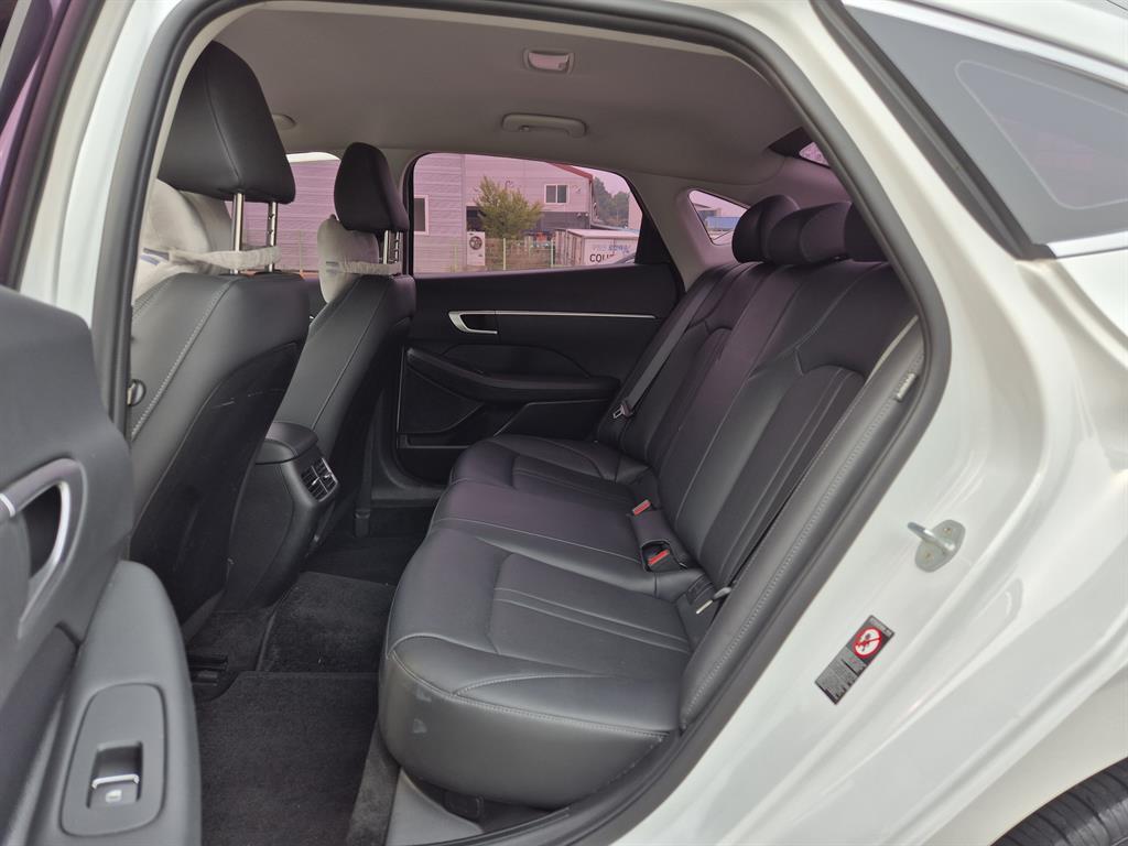 HYUNDAI Sonata - Vista 8