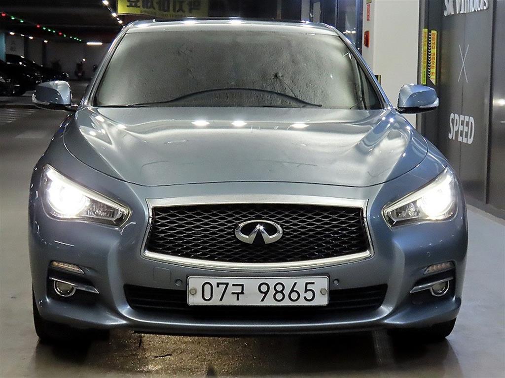 Infiniti Q - Vista 2