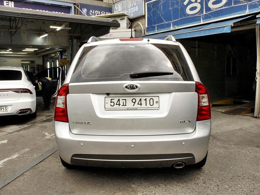 KIA Carens - Vista 5