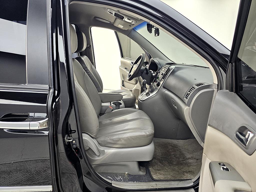 KIA Carnival - Vista 11
