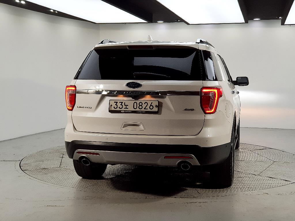 Ford Explorer - Vista 3