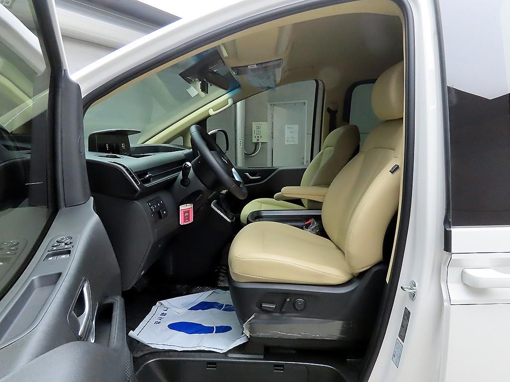 HYUNDAI Staria - Vista 5