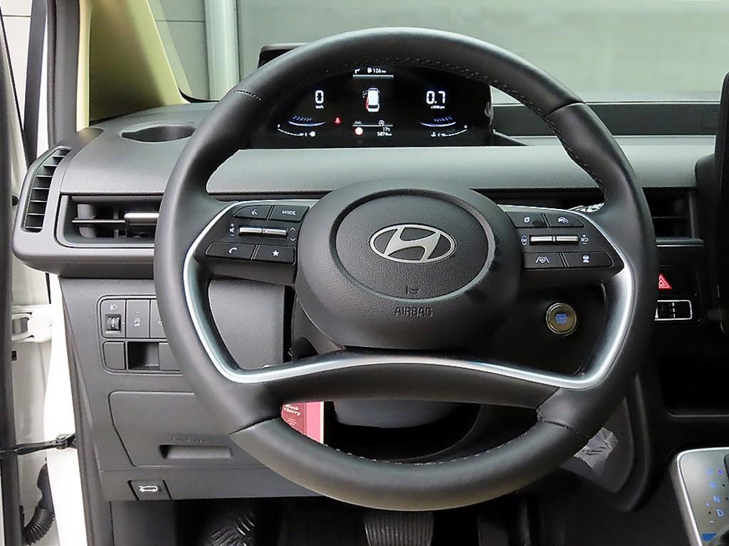 HYUNDAI Staria - Vista 9