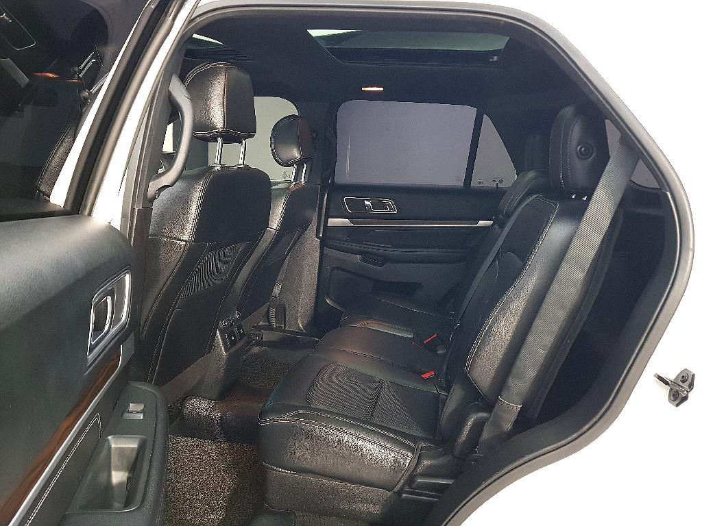 Ford Explorer - Vista 9