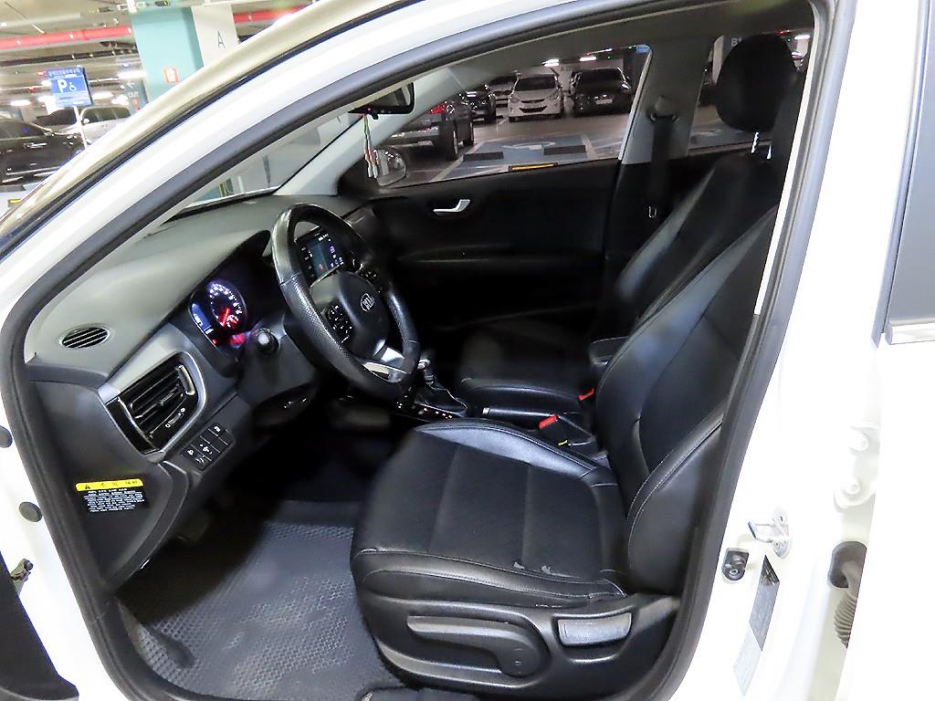 KIA Stonic - Vista 6