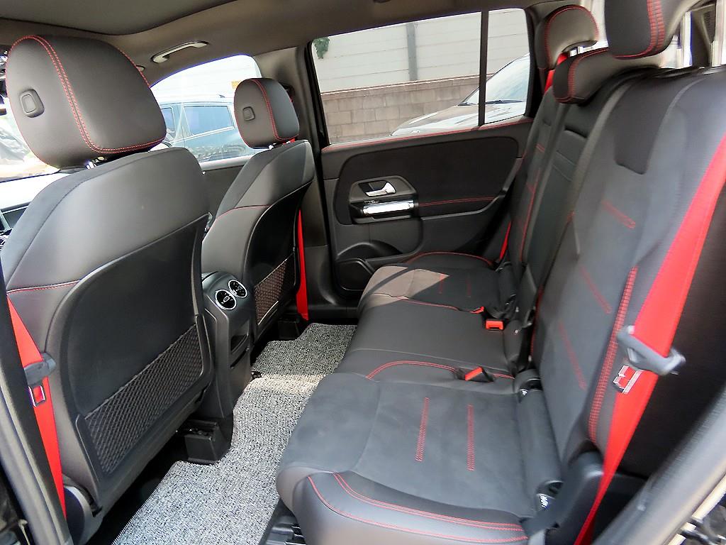 Mercedes Benz GLB Class - Vista 6