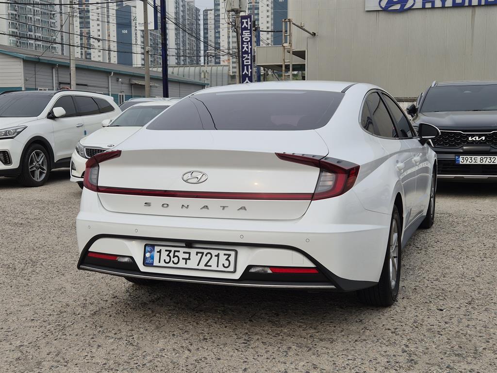 HYUNDAI Sonata - Vista 3