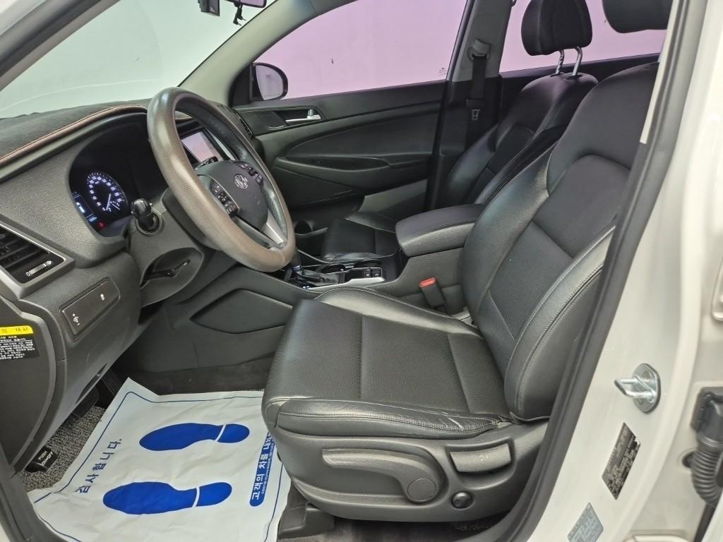 HYUNDAI Tucson - Vista 10