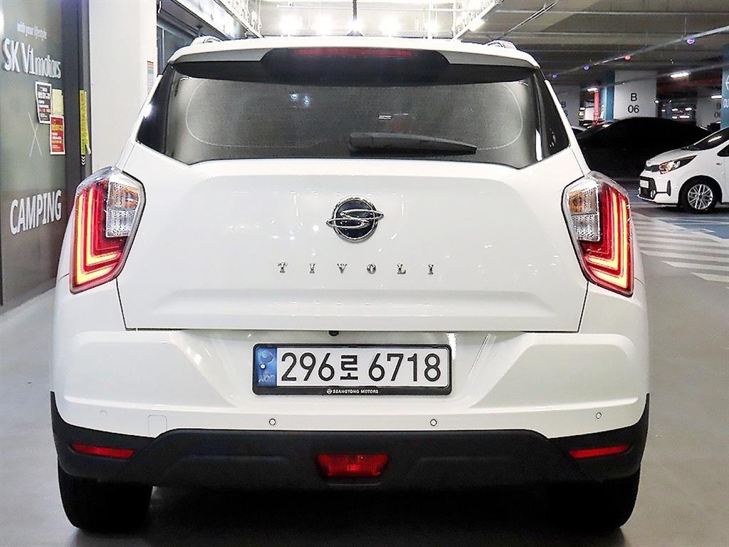 Ssangyong Tivoli - Vista 5