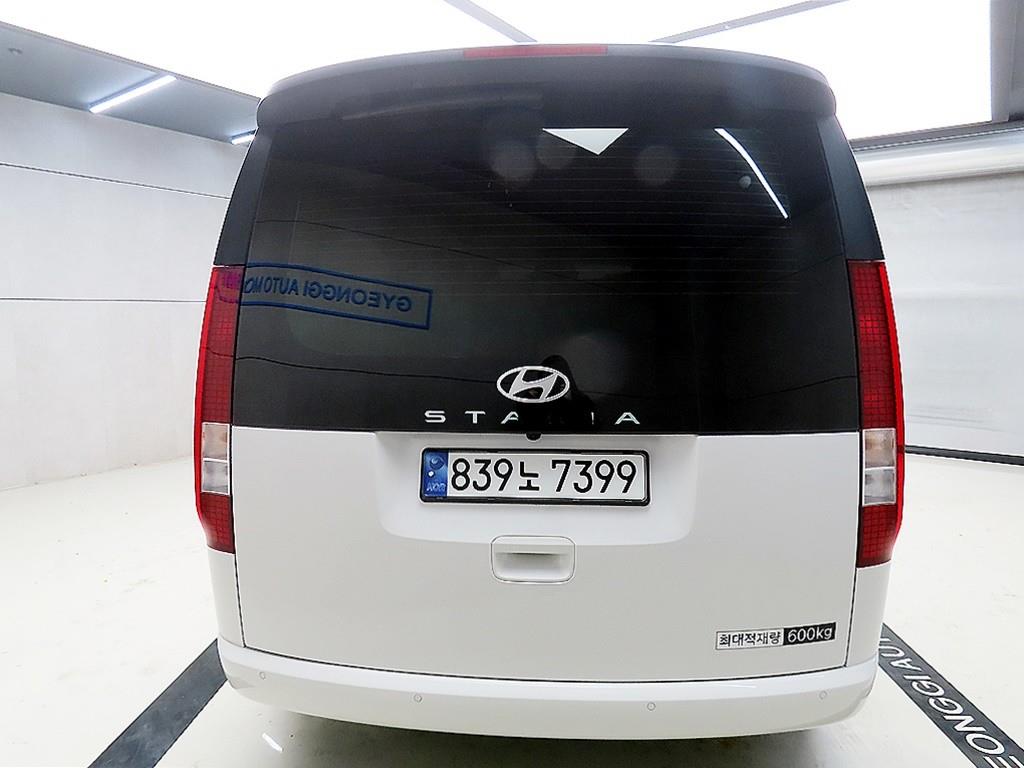 HYUNDAI Staria - Vista 3