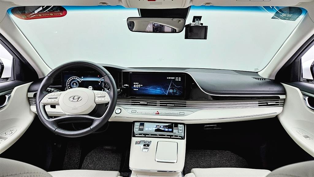 HYUNDAI Grandeur - Vista 11