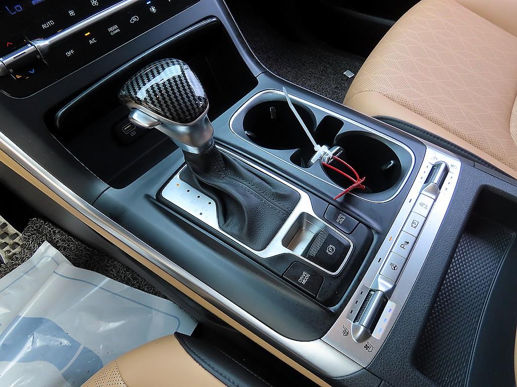 KIA Carnival - Vista 11