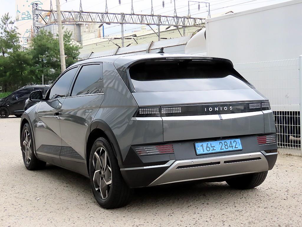 HYUNDAI Ioniq 5 - Vista 3