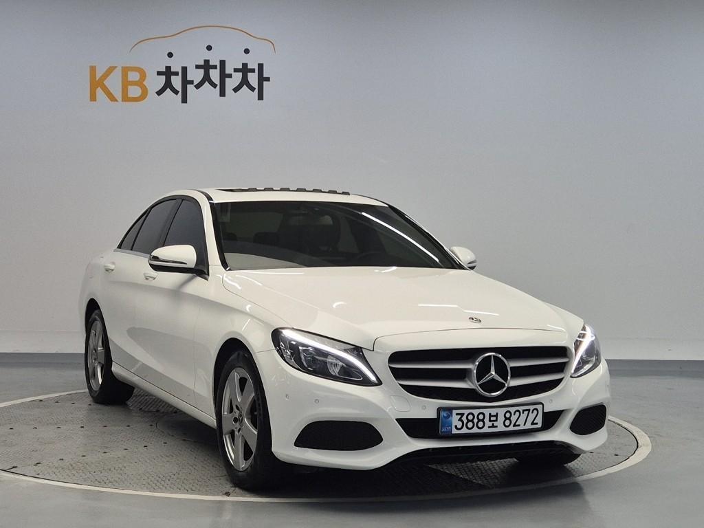 Mercedes Benz C Class - Vista 4