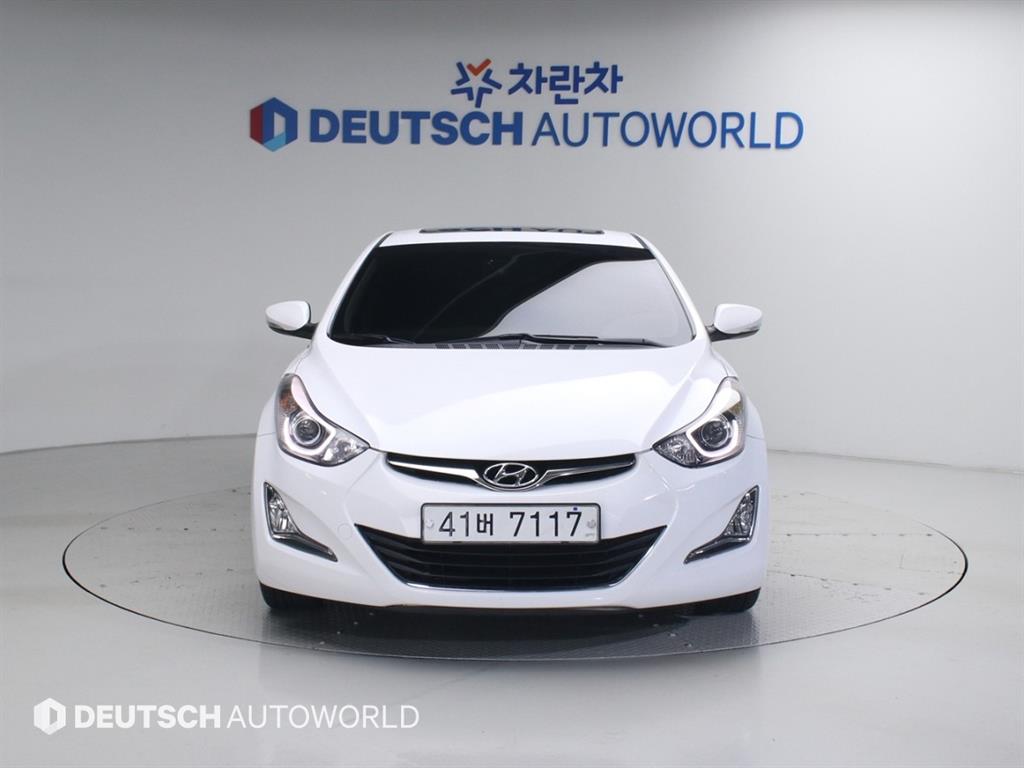 HYUNDAI Avante - Vista 3