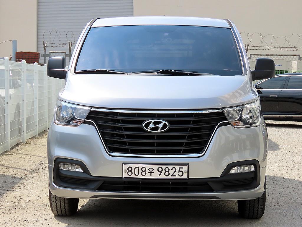 HYUNDAI Starex 2018 Gris - Importación desde Corea - HF Imports Iquique - Foto 1