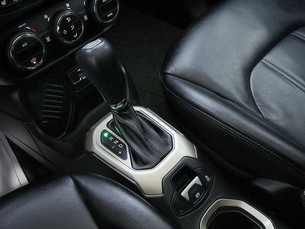 Jeep Renegade 2016 Gris - Importación desde Corea - HF Imports Iquique - Foto 10