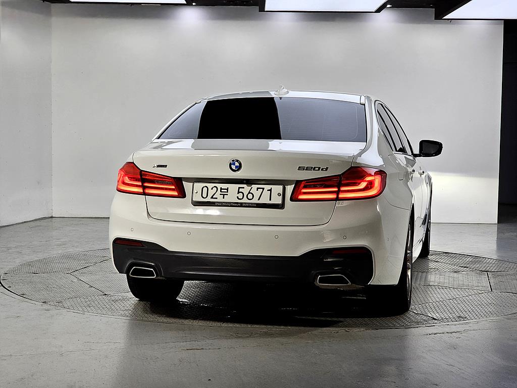 BMW 5 Series - Vista 3