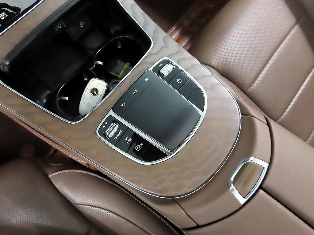 Mercedes Benz E class - Vista 12