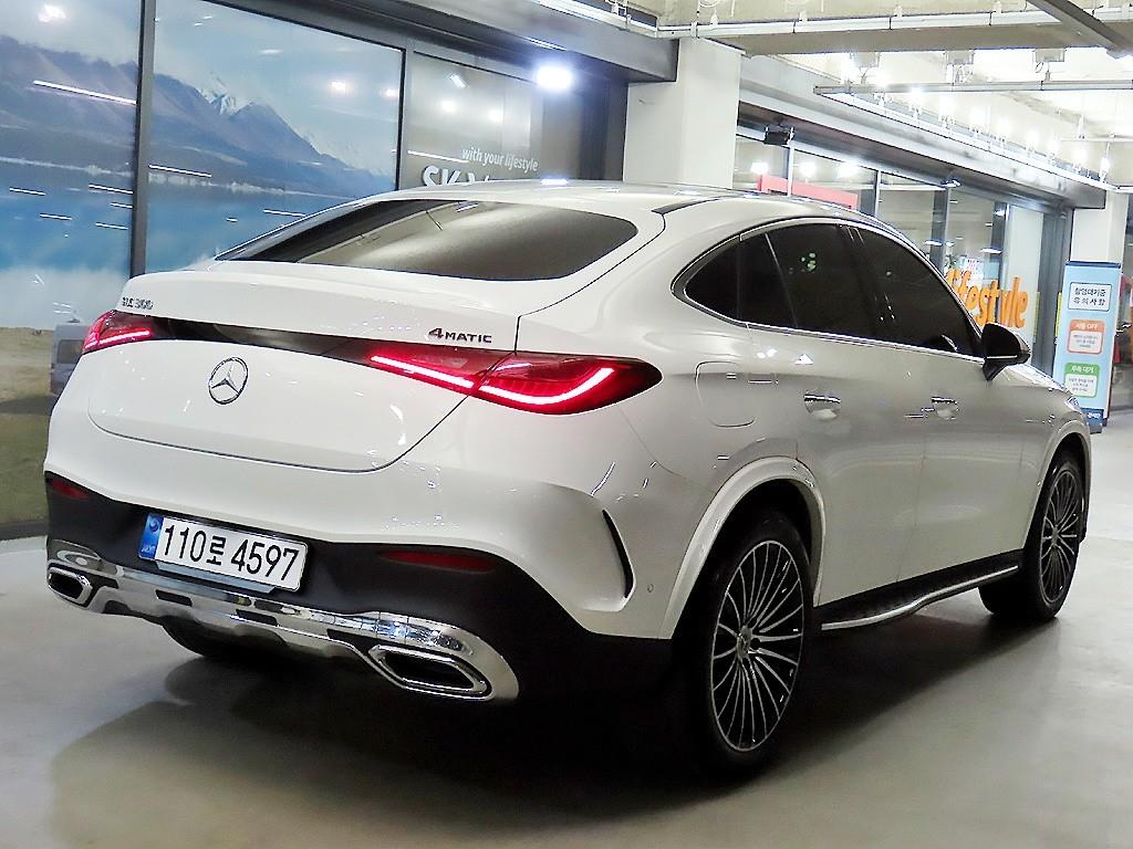 Mercedes Benz GLC Class - Vista 4
