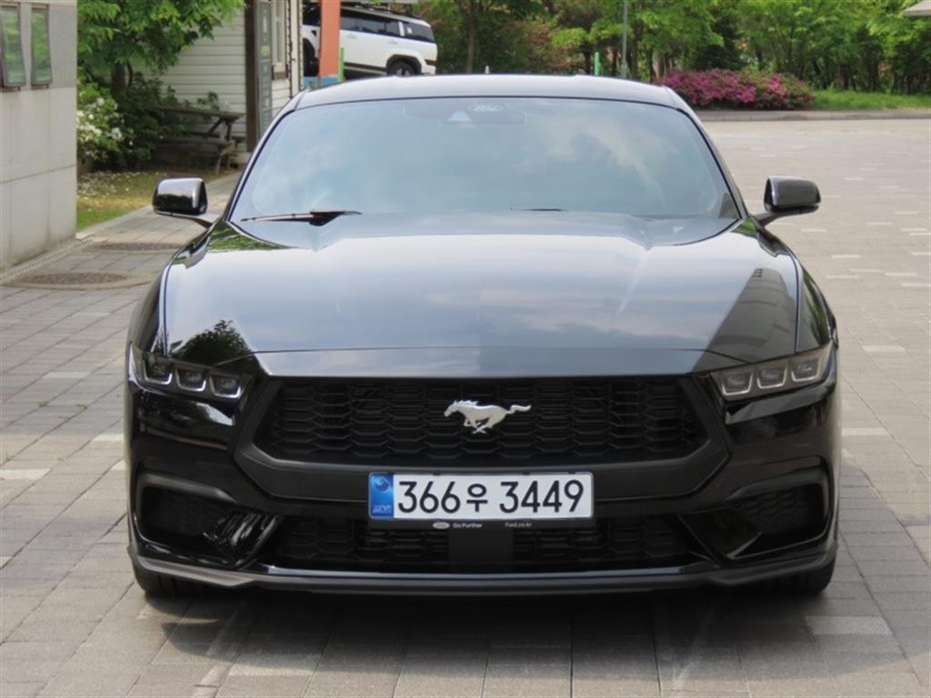 Ford Mustang 2025 Negro - Importación desde Corea - HF Imports Iquique - Foto 1