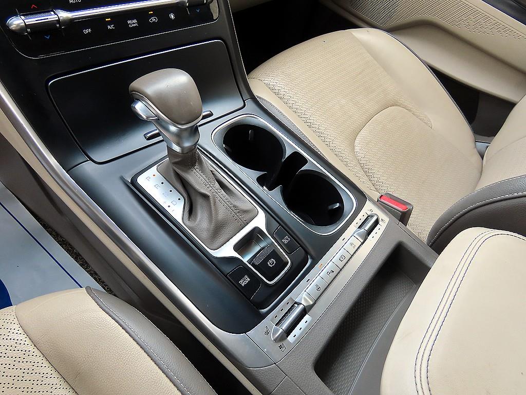 KIA Carnival - Vista 10