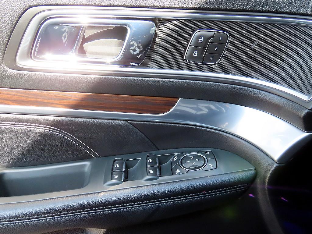 Ford Explorer - Vista 11