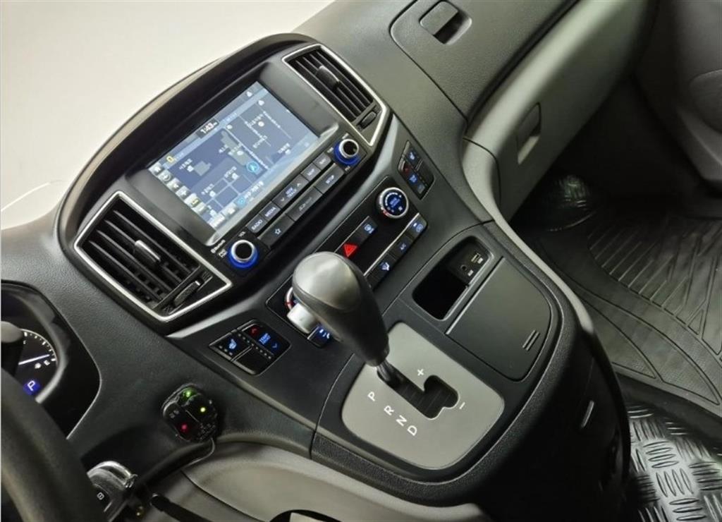 HYUNDAI Starex - Vista 10