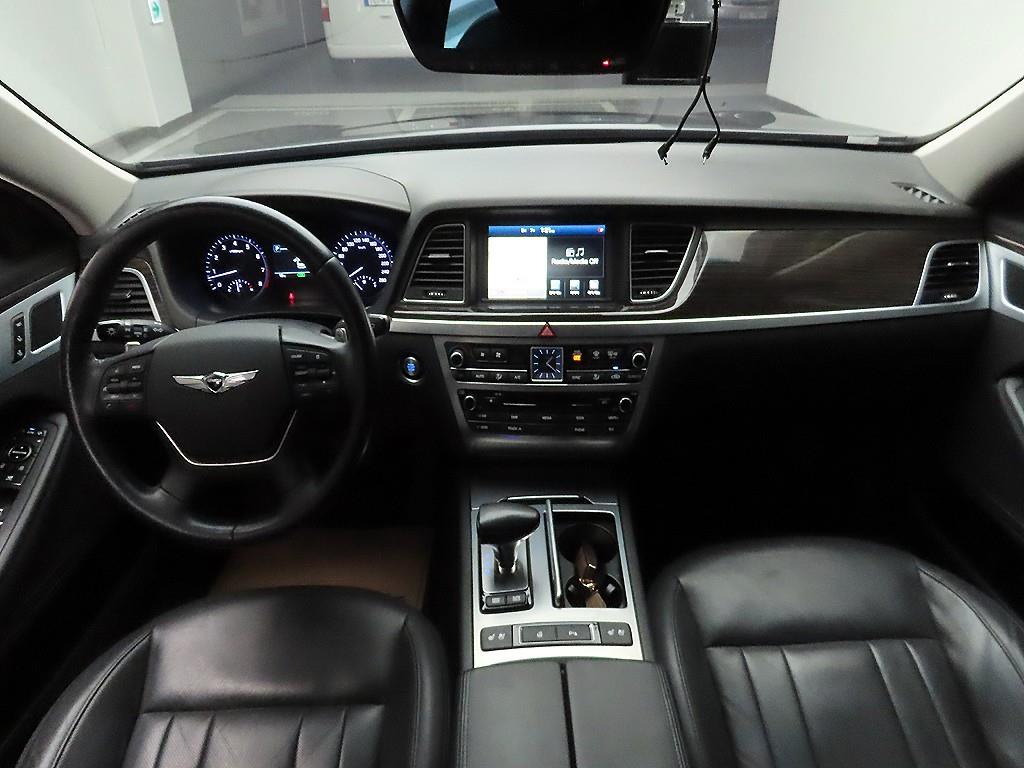 Genesis G80 - Vista 8