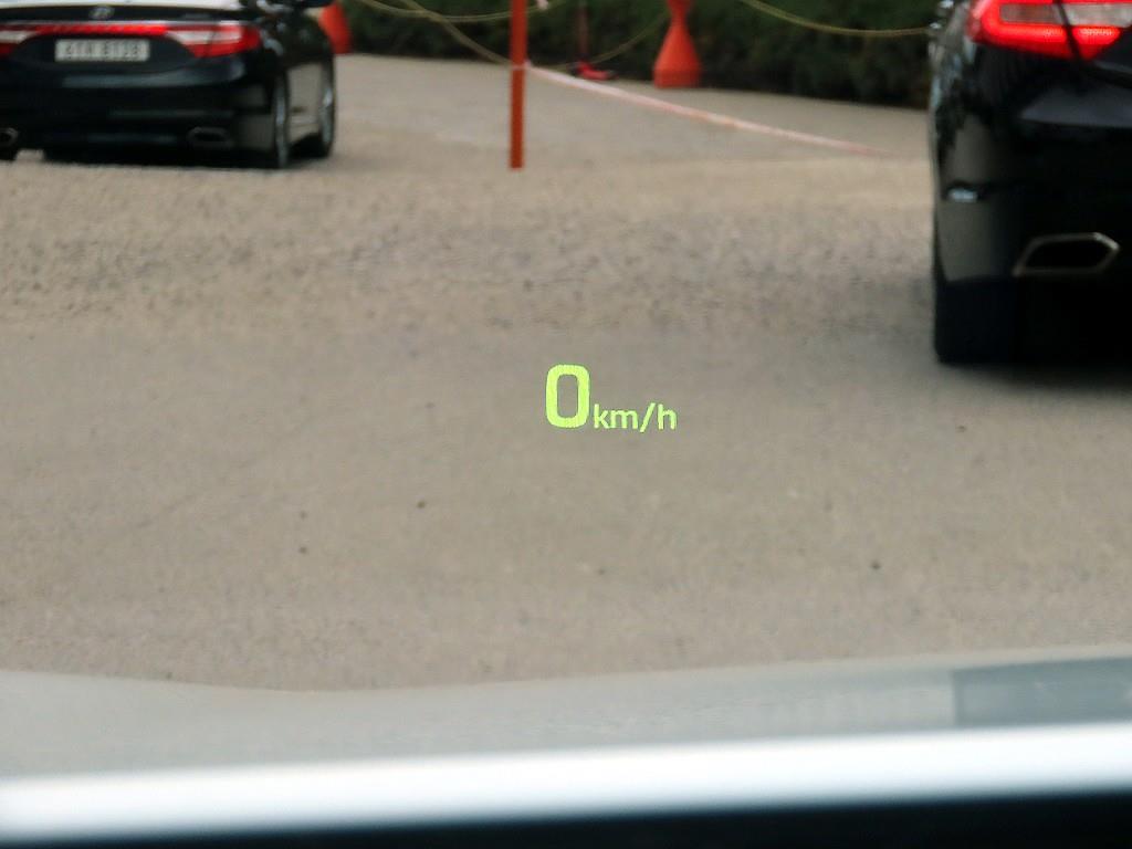 HYUNDAI Genesis - Vista 10