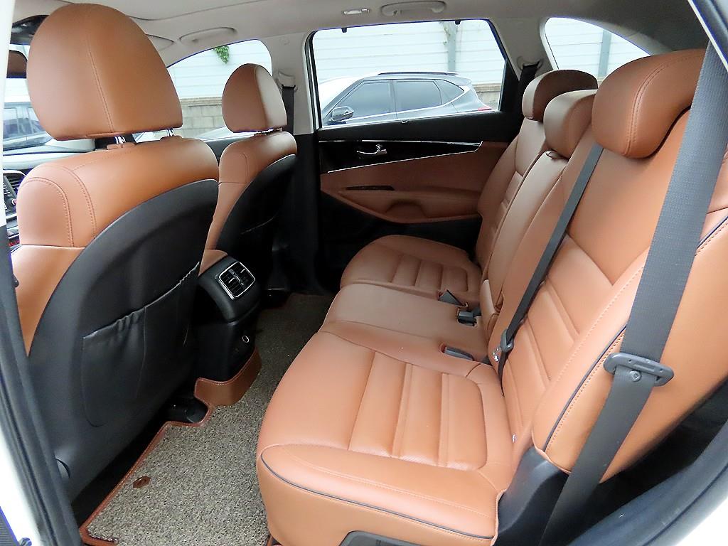 KIA Sorento - Vista 6