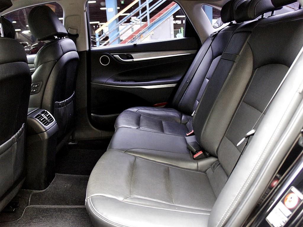 HYUNDAI Grandeur - Vista 11