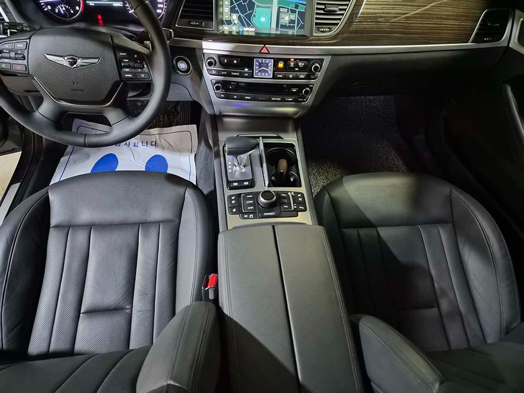 Genesis G80 - Vista 10
