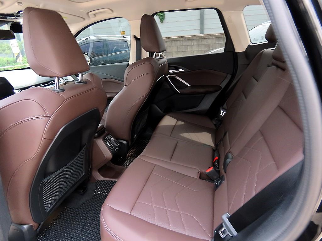 BMW iX1 - Vista 6