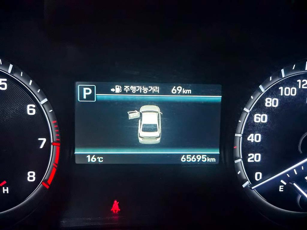 Genesis G80 - Vista 9