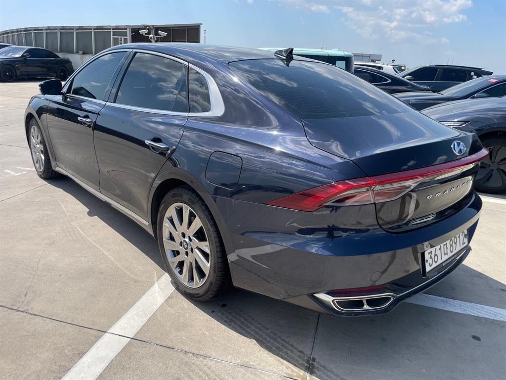 HYUNDAI Grandeur - Vista 3