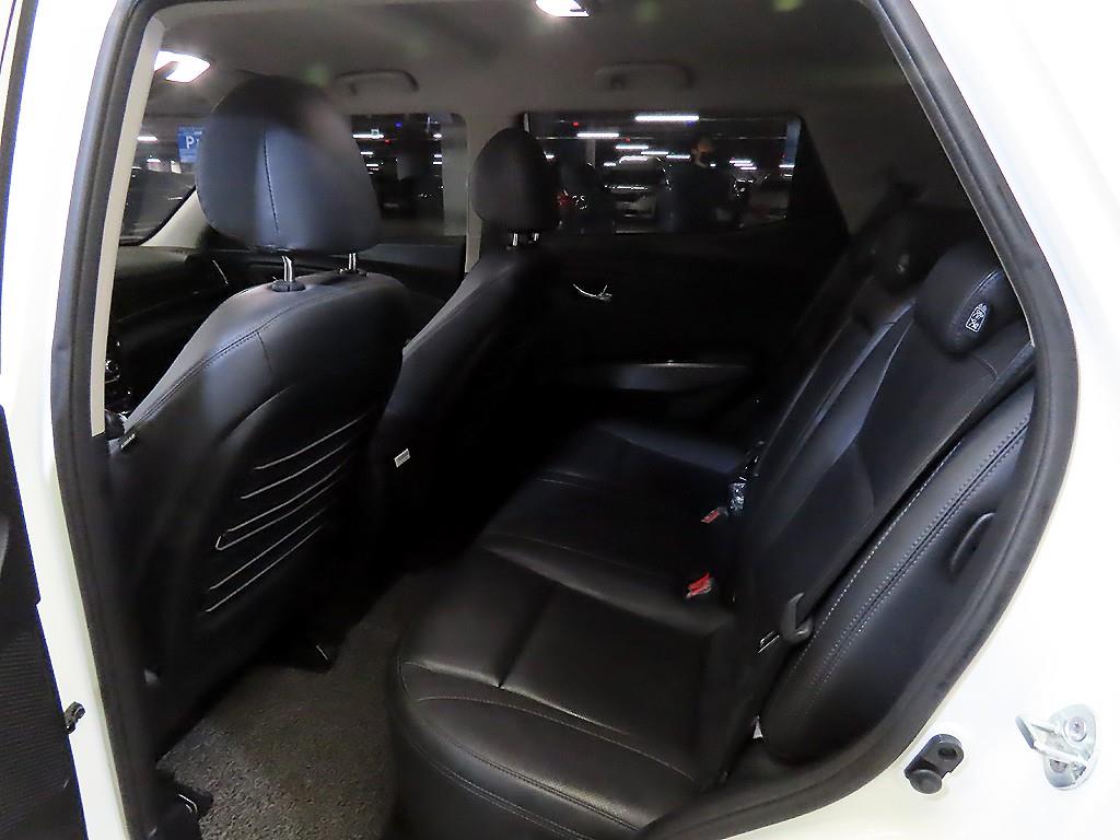 Ssangyong Tivoli - Vista 7