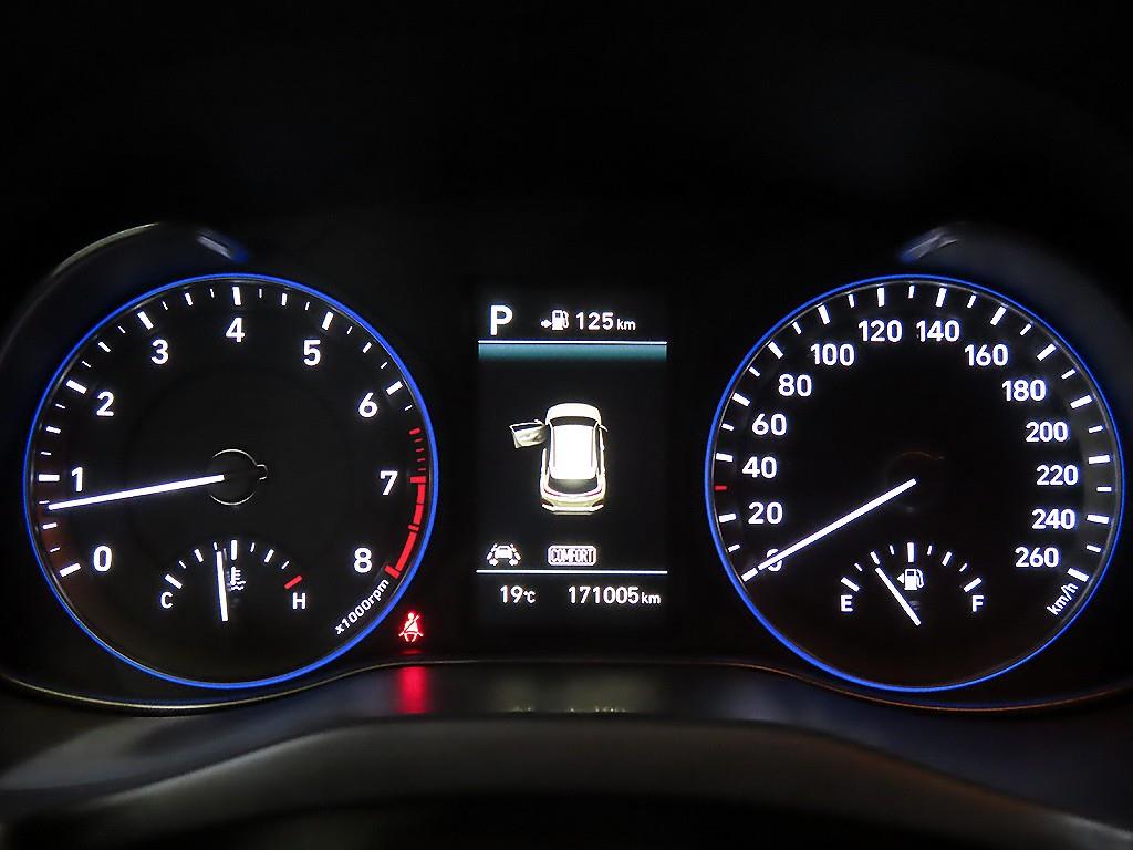 HYUNDAI Kona - Vista 9